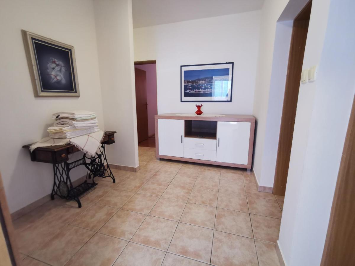 Villa Clara Apartments Kvarner Novi Vinodolski Buitenkant foto