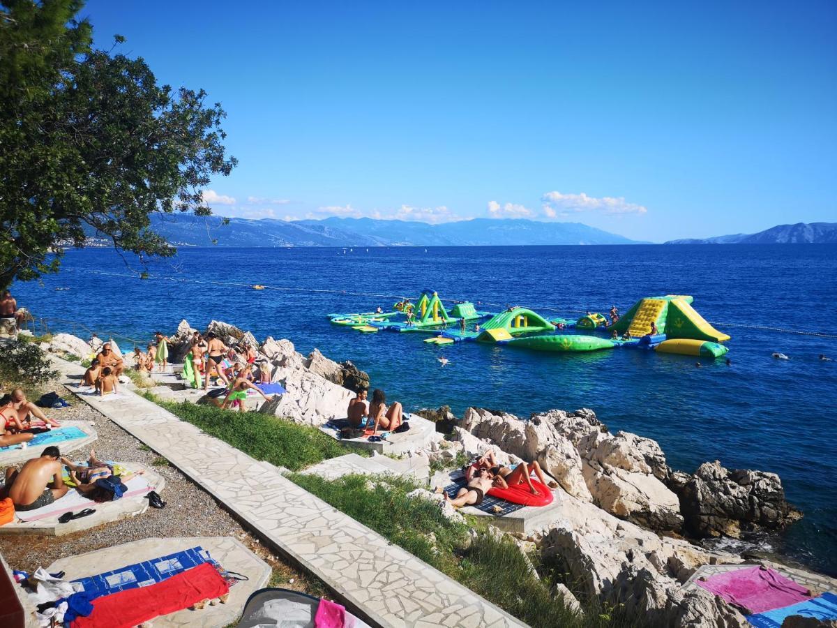 Villa Clara Apartments Kvarner Novi Vinodolski Buitenkant foto
